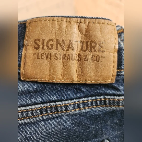 Levi's 647 Women's Jeans Signature Regular Taper - Picture 9 of 12